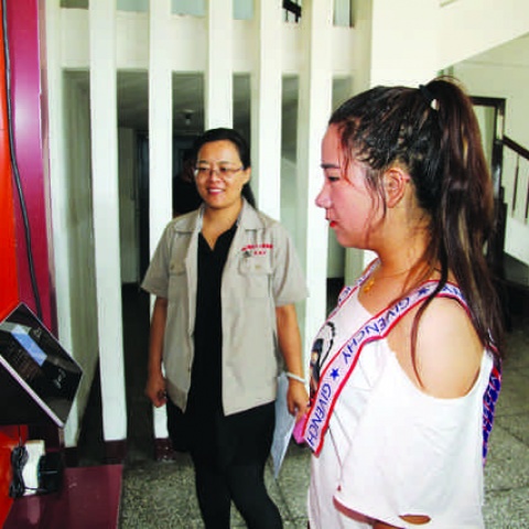 為加強(qiáng)公司機(jī)關(guān)基礎(chǔ)管理，公司機(jī)關(guān)自本月1日起實(shí)行考勤刷臉管理制度